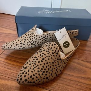 UT - Women’s leopard spot mules